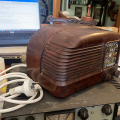 STC Bantam Bakelite mantle radio - D141
